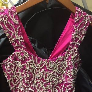 Additional pictures. Do not offer here